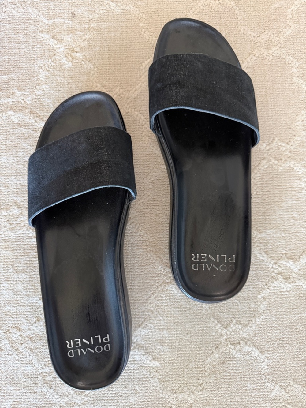 Donald J. Pliner Black Distressed Metallic Sandals